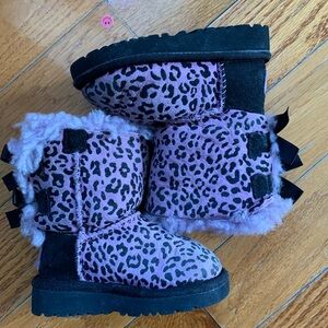 Ugg Leopard Print Kids Boots - Lavendar and Black